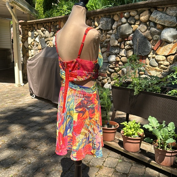 Marciano Tropical Blossoms and Palms Waist Cutout Flirty Dress Size 10. - Picture 7 of 12